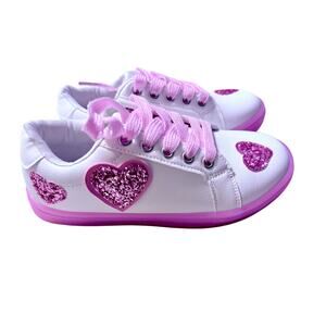 NWT FabKids Girls Glitter Hearts Light-Up Sneakers – Size 1